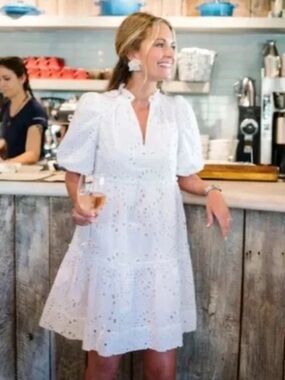 Tuckernuck White Eyelet Short Sleeve Palmer Dress Sz Medium Preppy Shabby Chic